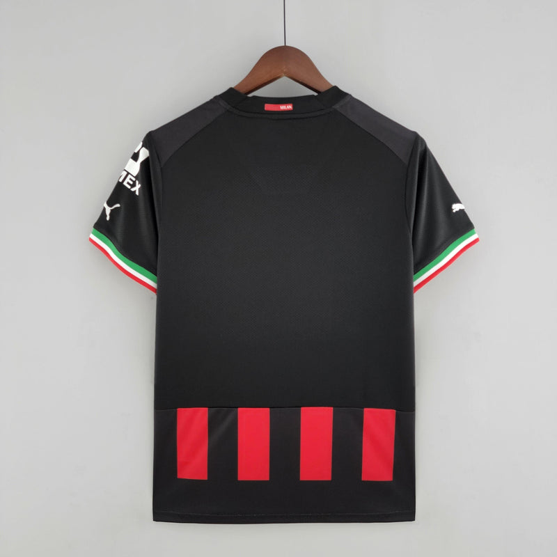 Camisa Milan Home Puma - Versão Torcedor 22/23 Vermelha e Preta Listrada