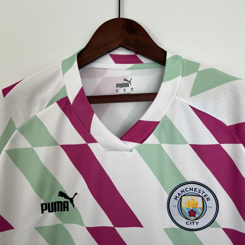 camisa-manchester-city-away-branco-roxo-gola-v-23-24-branco-roxo-verde-versão-torcedor-puma-manga-curta-frente-costas